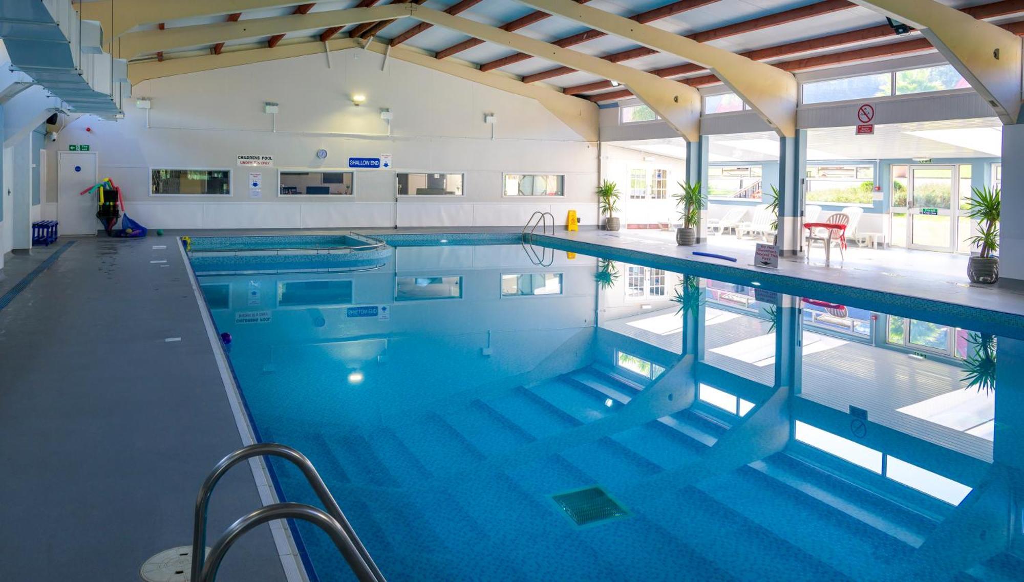 Escape To A Clifftop Chalet With Pool And Tennis Onsite - 38 Kingsdown Park Villa Exteriör bild