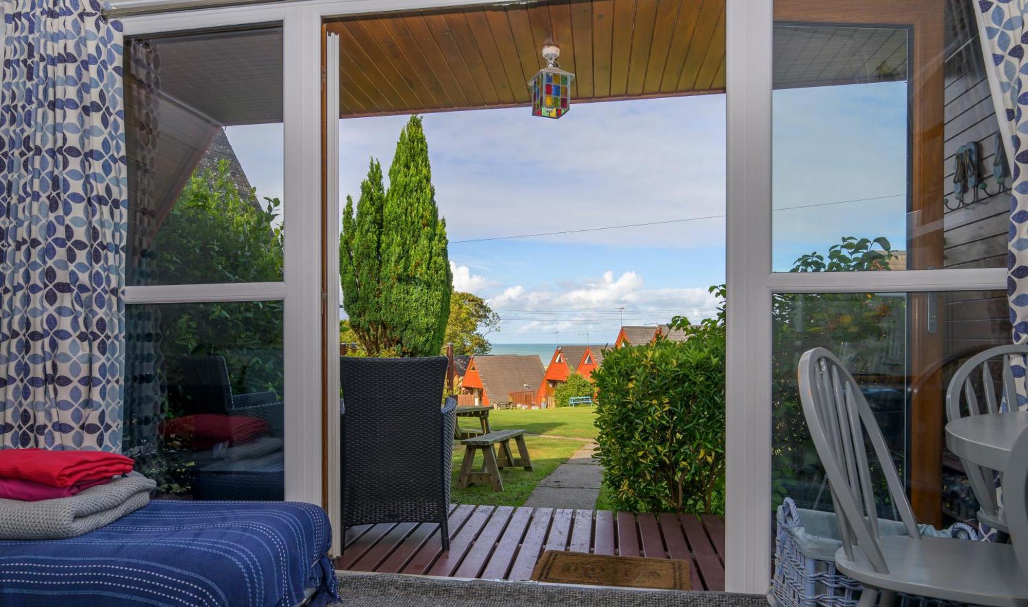 Escape To A Clifftop Chalet With Pool And Tennis Onsite - 38 Kingsdown Park Villa Exteriör bild